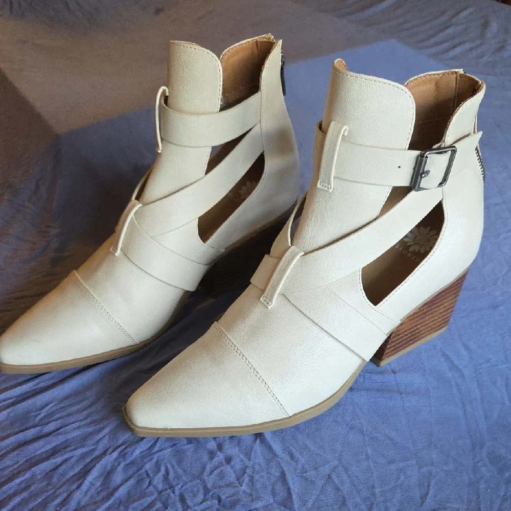 Yellow Box Cream Ankle Boots - Picture 1 of 6